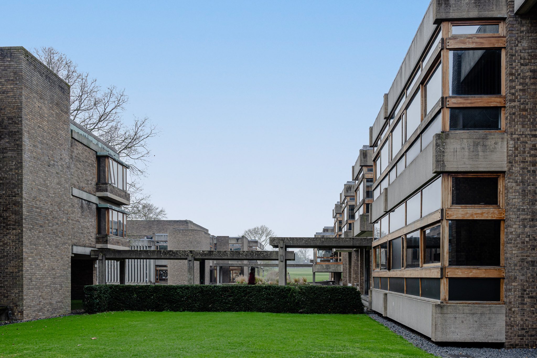 Residential ranges and pergola around a lawn, Churchill College