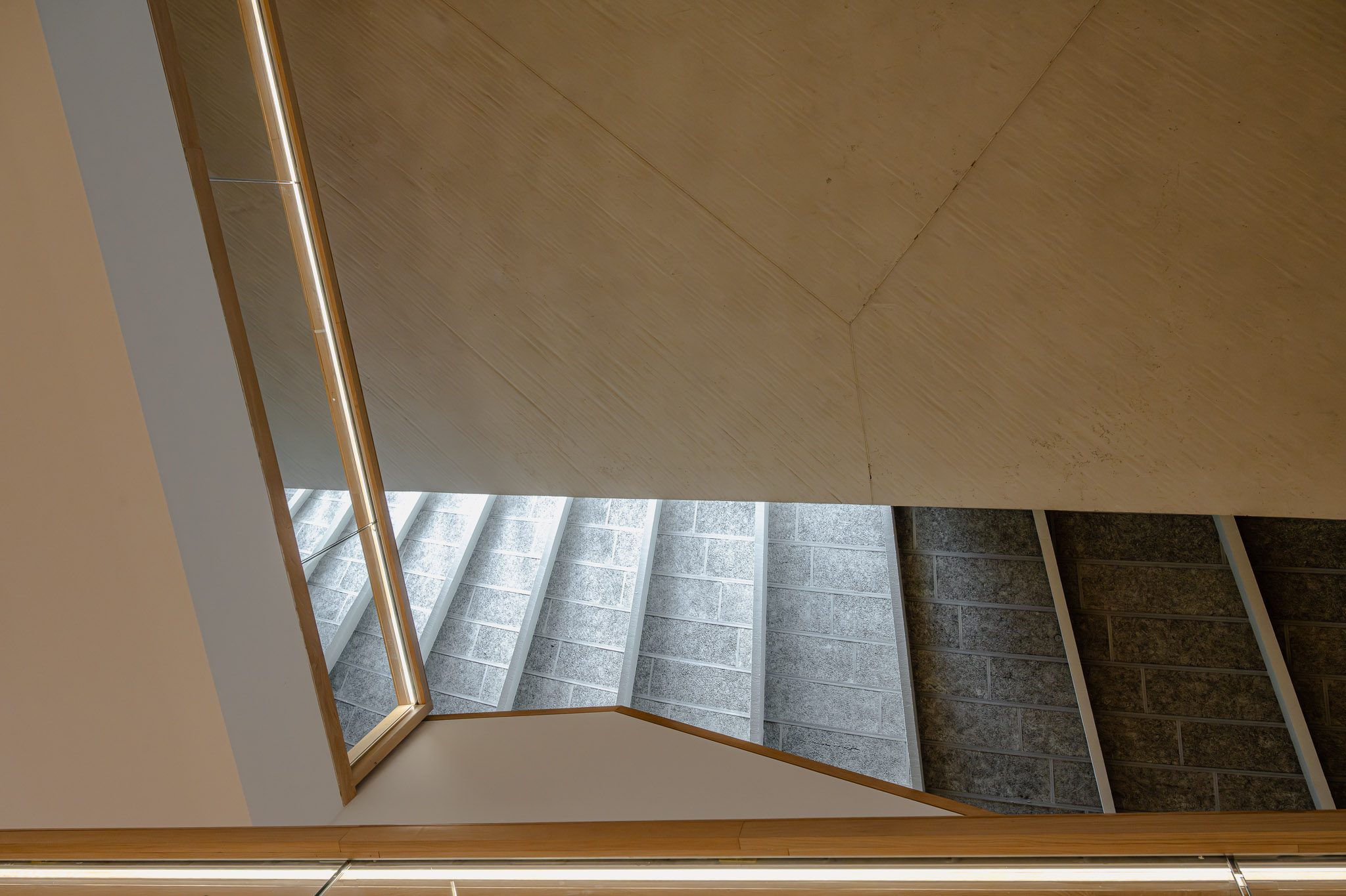 Glazed clerestory at the edge of the copper roof, Design Museum