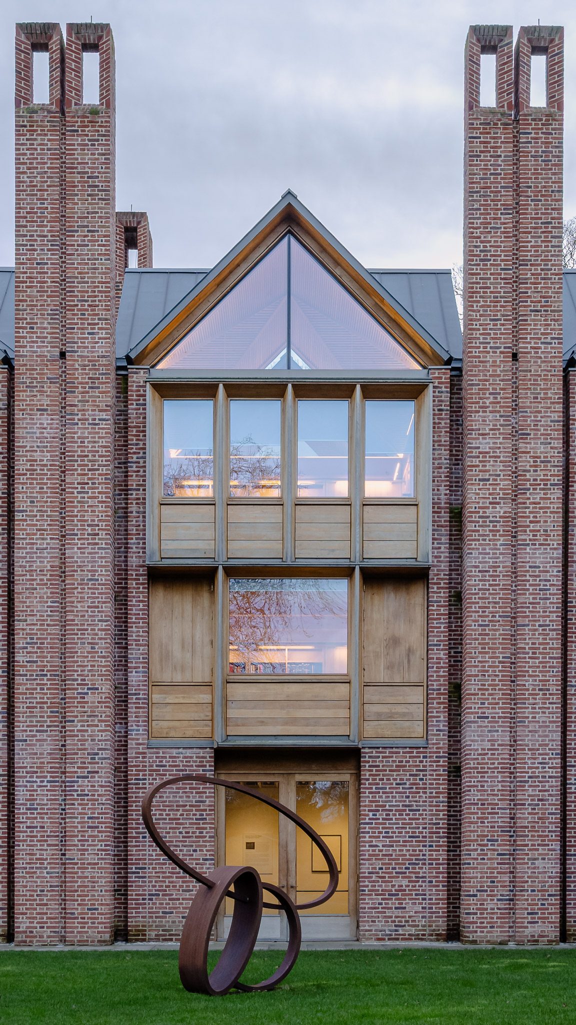 Glazed gable and sculpture in front of the Magdalene College Library